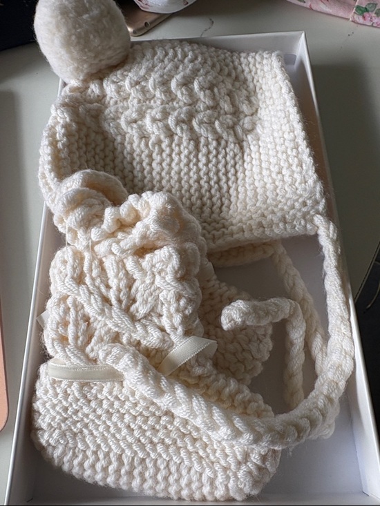Other - NWT Cream Knit Baby Hat & Booties Set - Unbranded